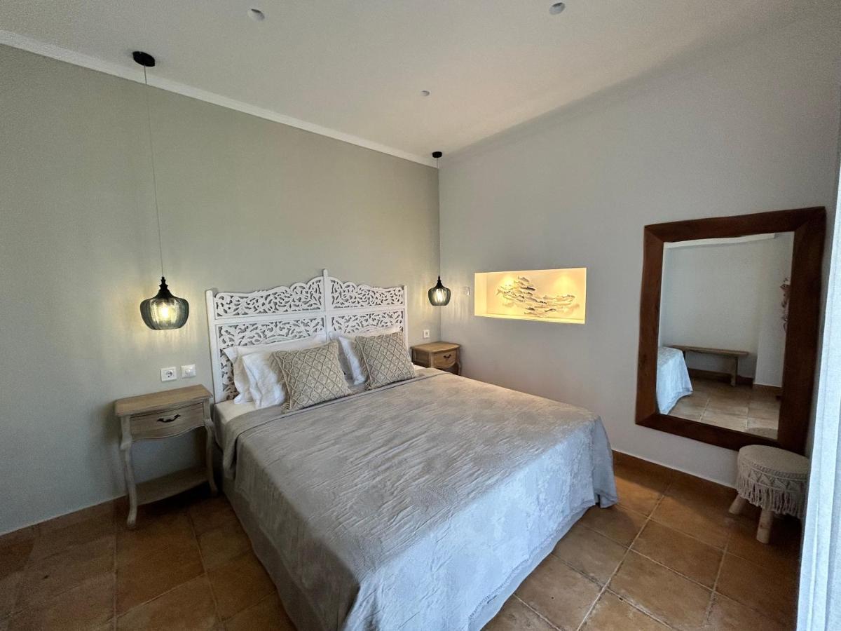 Calliopes By The Sea Boutique Suites Paralia Dionysiou Exterior foto