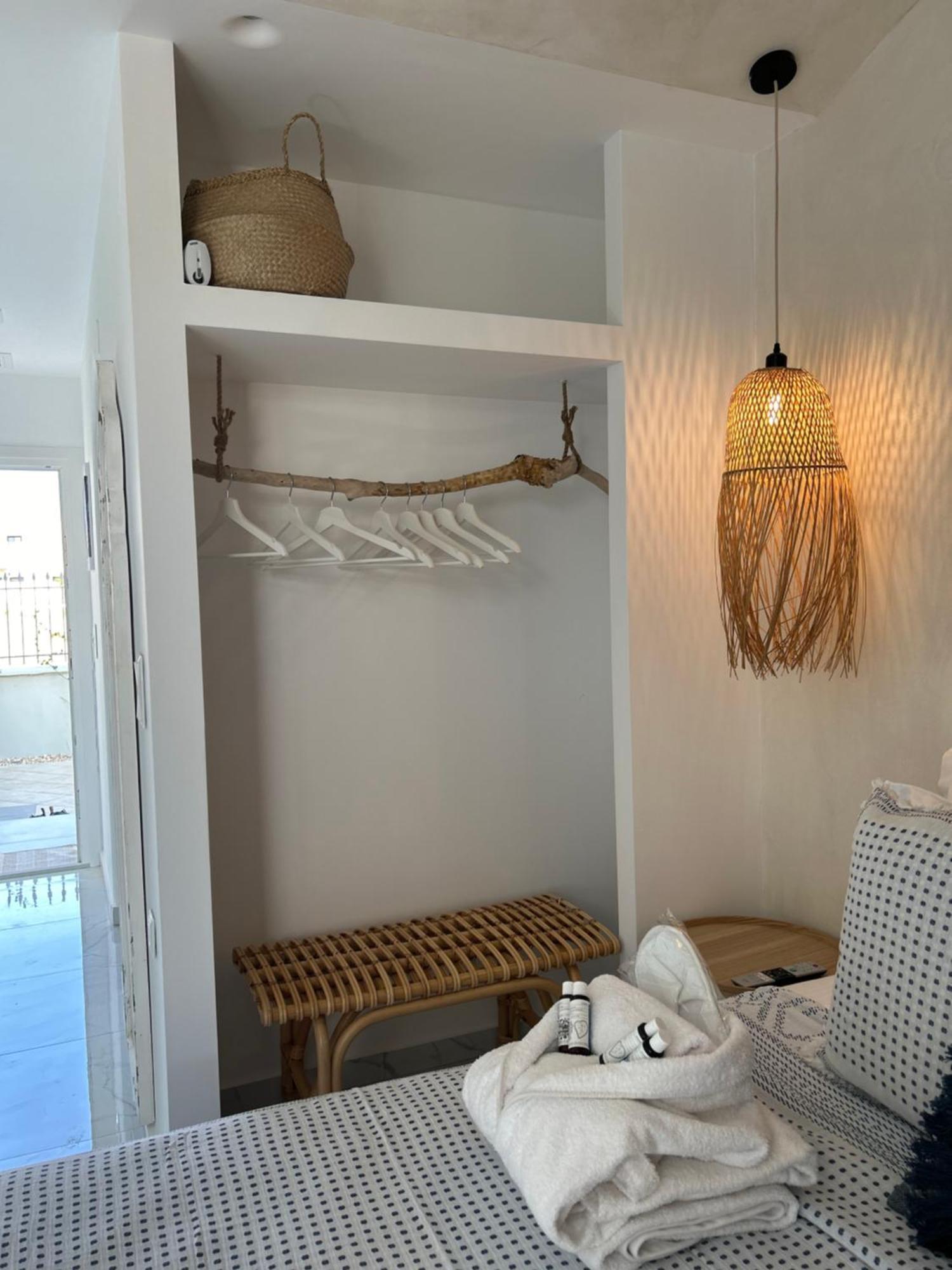 Calliopes By The Sea Boutique Suites Paralia Dionysiou Exterior foto